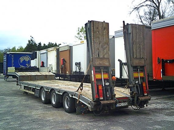 SCHWARZMUELLER STU 3 ZVN Podvalník 2006 + hydr. nájazdy